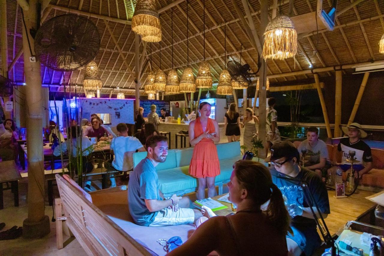 Clandestino Hostel Canggu Buitenkant foto