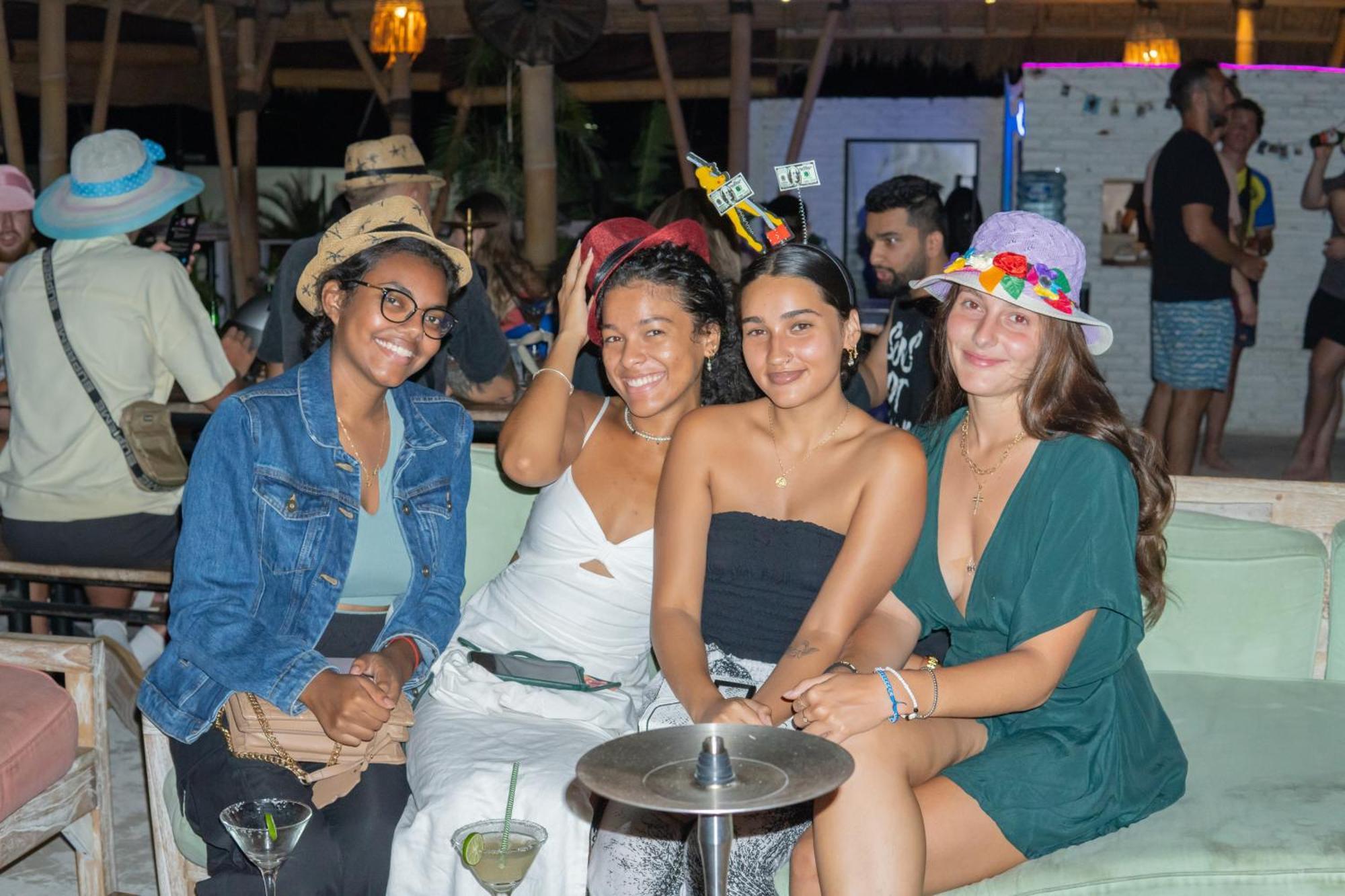 Clandestino Hostel Canggu Buitenkant foto