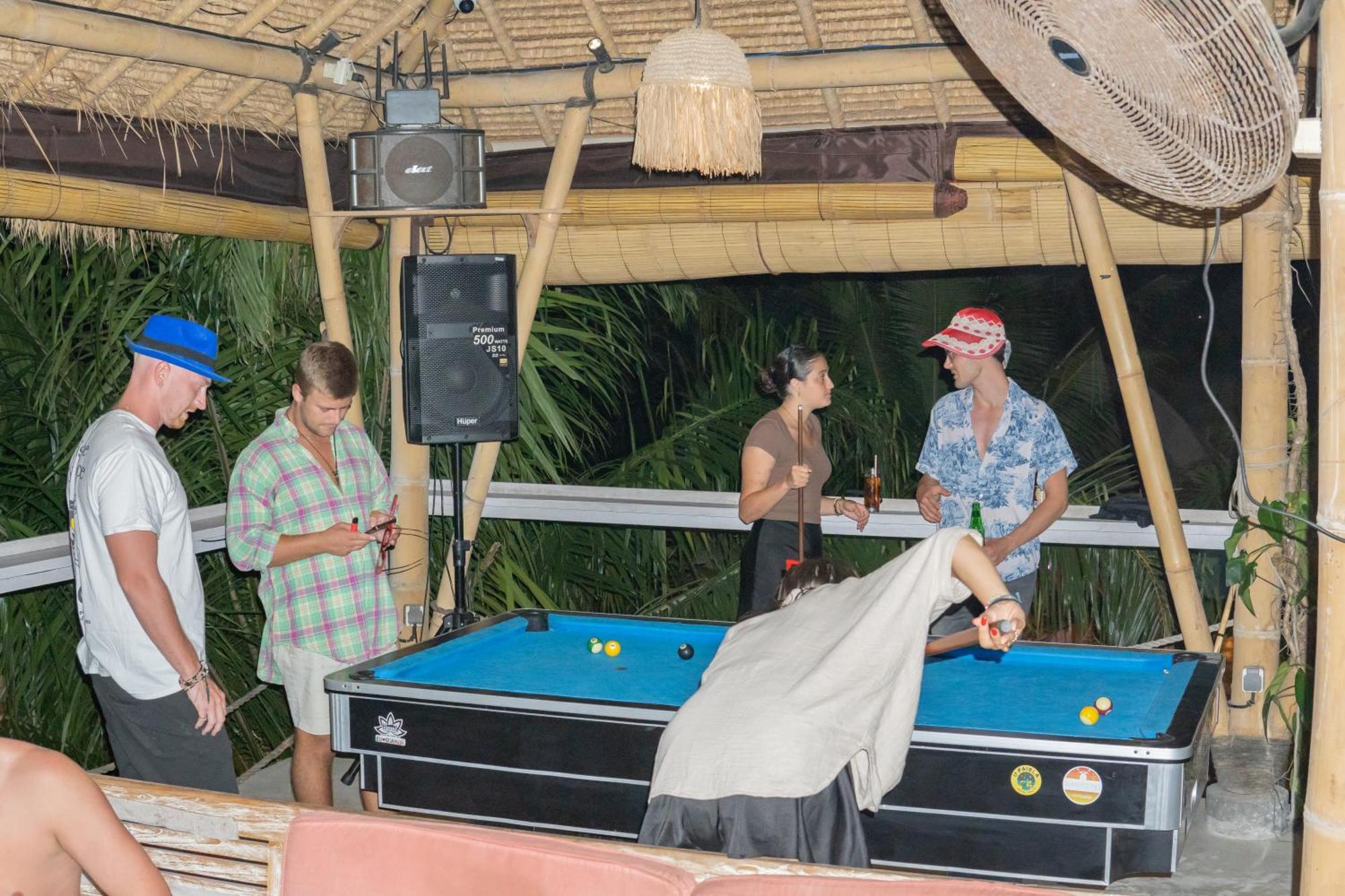 Clandestino Hostel Canggu Buitenkant foto