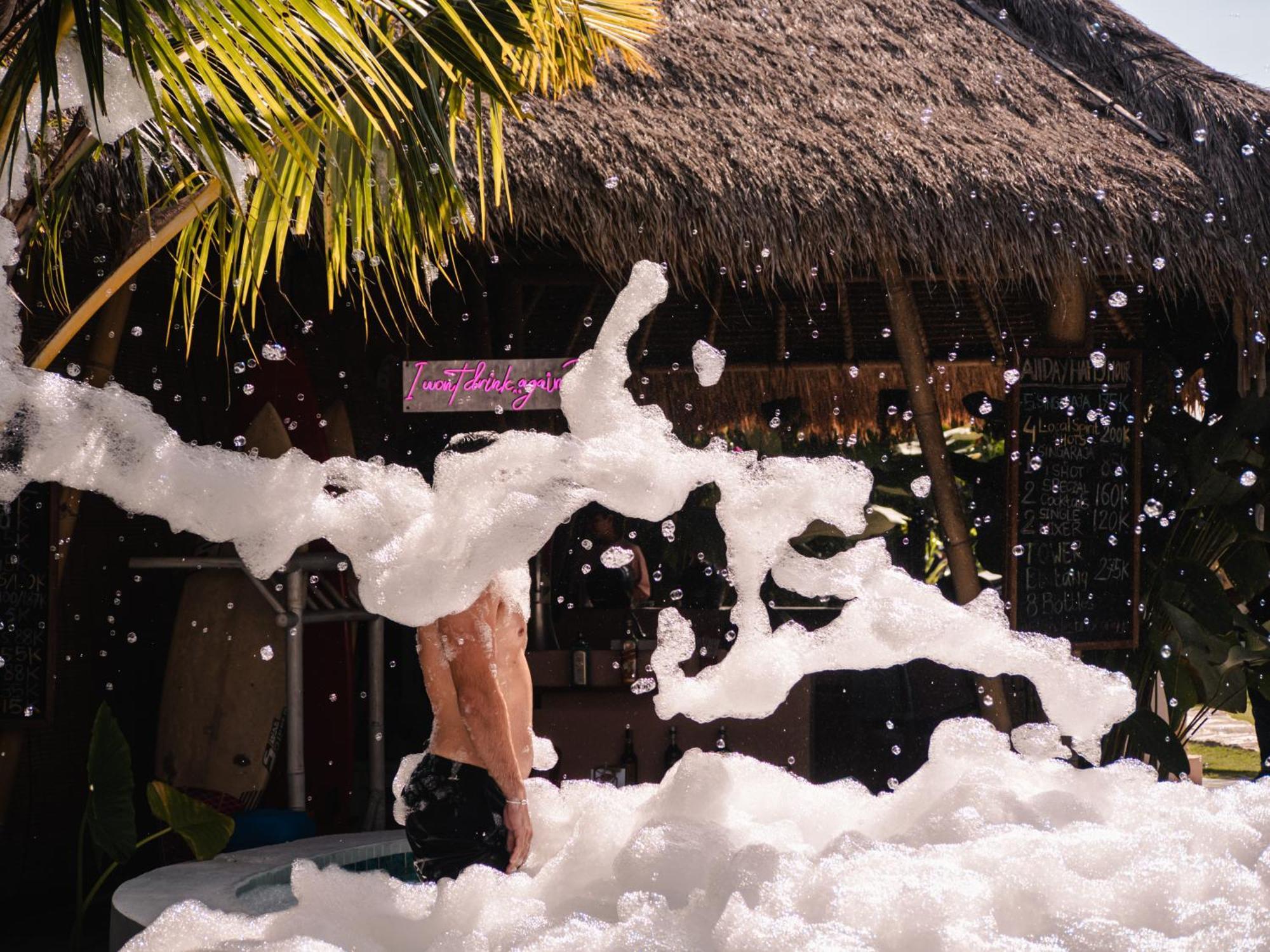 Clandestino Hostel Canggu Buitenkant foto